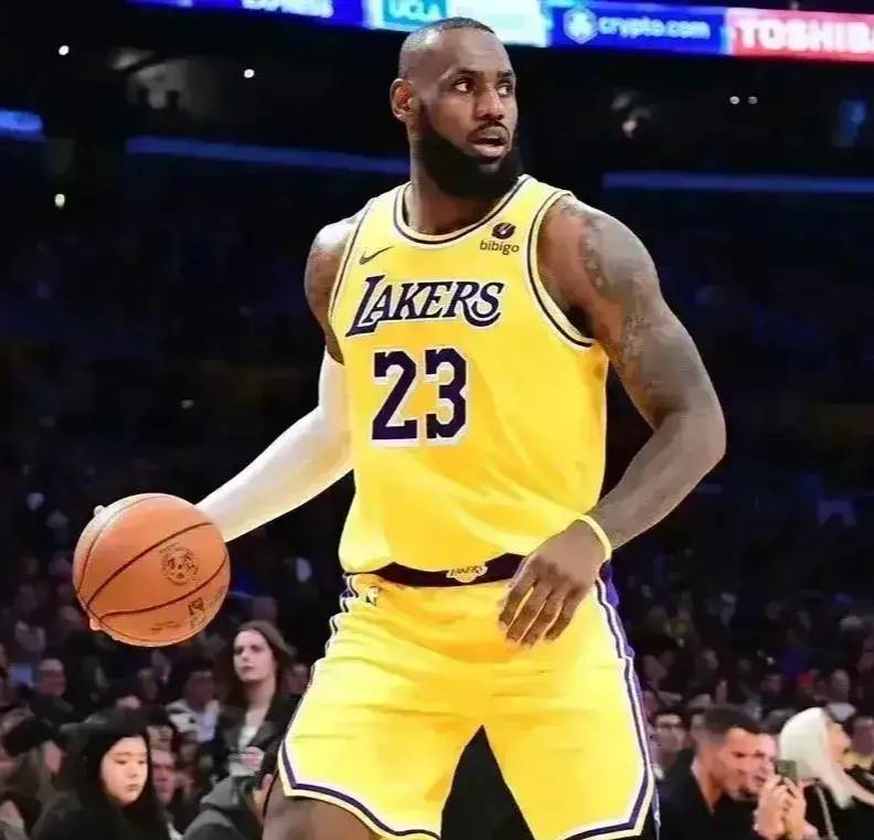 湖人翻盘美国男篮,詹姆斯一己之力扛起全队的简单介绍 湖人翻盘美国男篮,詹姆斯一己之力扛起全队的简单介绍