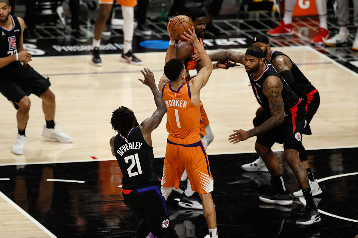 勇士B队逆转鹈鹕，浓眉爆发神勇的简单介绍