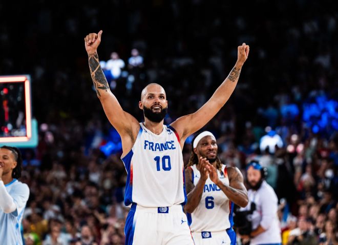 关于法国网球队鏖战西班牙网球队，穆雷送出助攻的信息