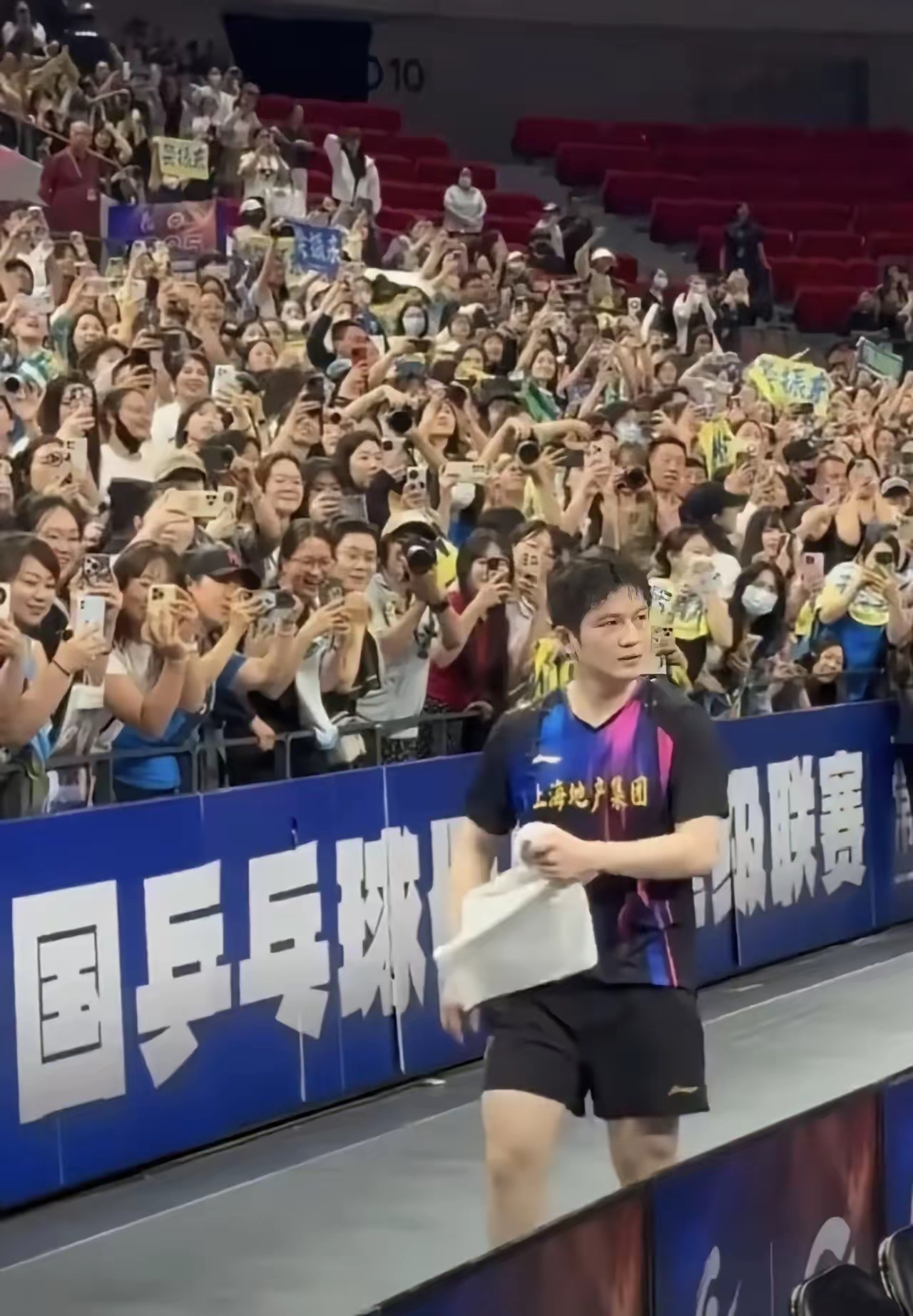 日本乒乓球队翻盘韩国乒乓球队,樊振东三分雨点燃全场 日本乒乓球队翻盘韩国乒乓球队,樊振东三分雨点燃全场