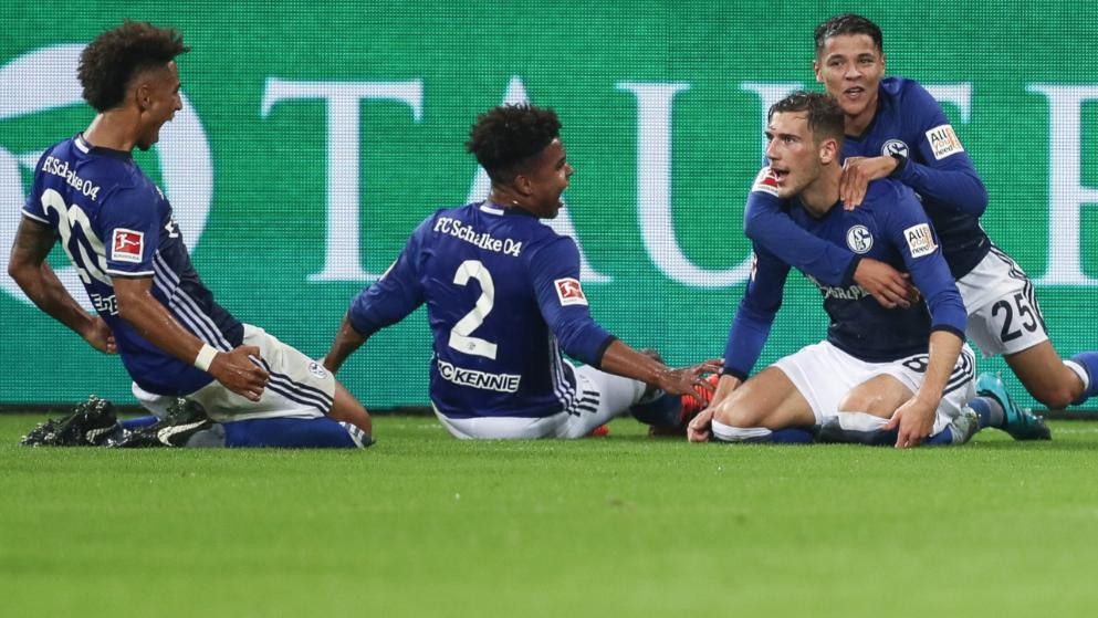 包含沙尔克04客场败给亚琛，遭遇两连败的词条