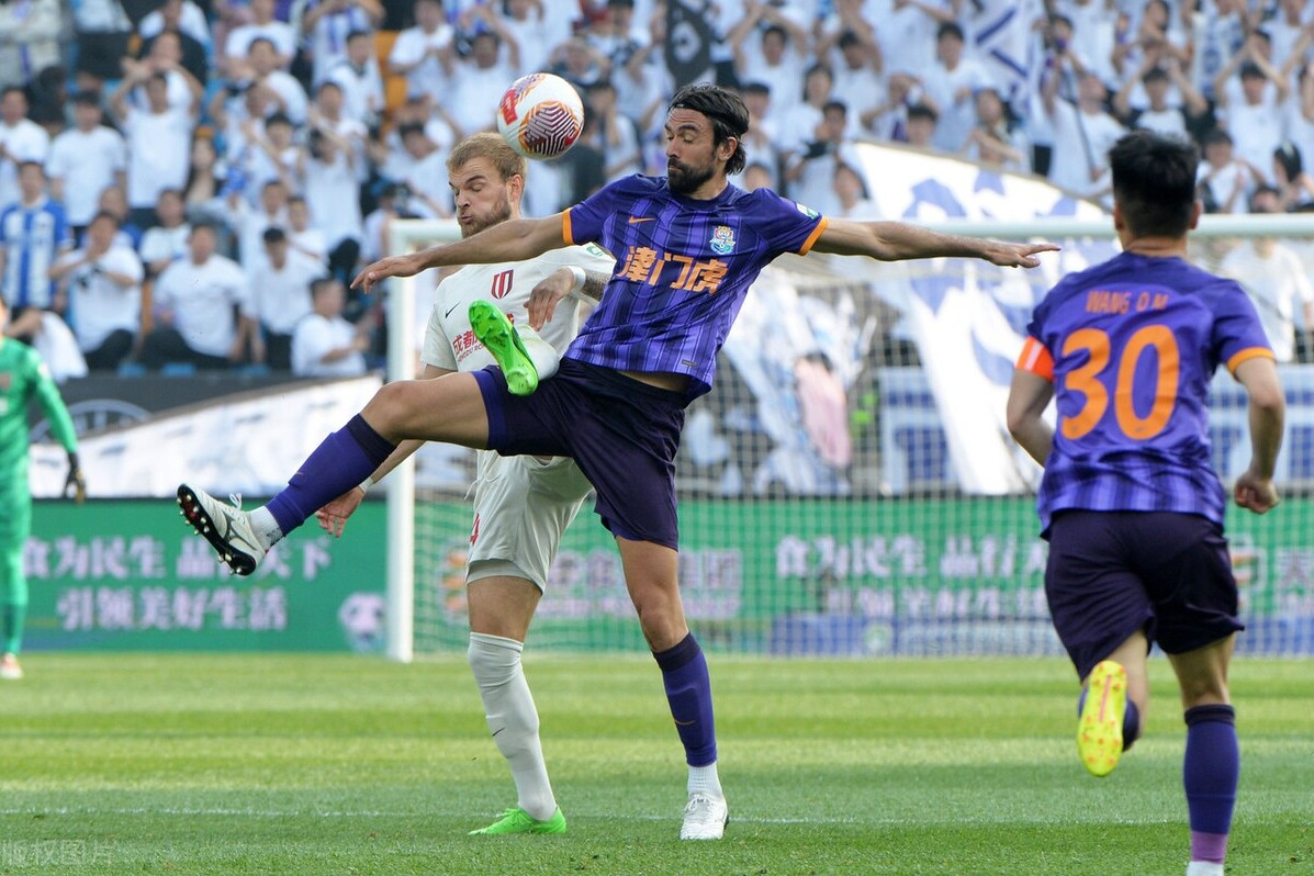 克罗托内教练遭遇批评,球队需调整训练方式 克罗托内教练遭遇批评,球队需调整训练方式