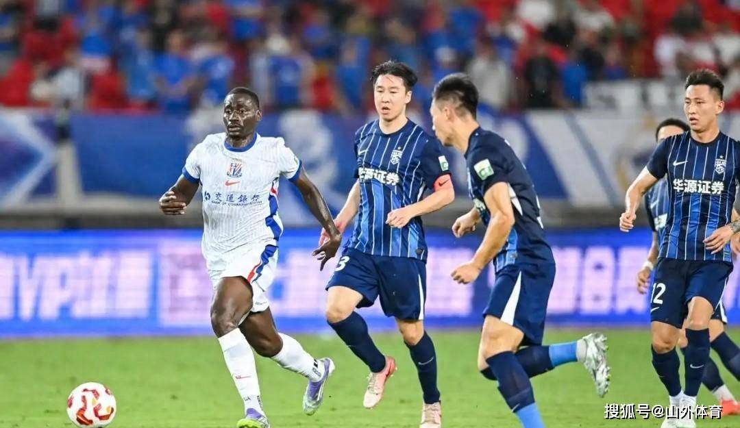 顶级球队遭遇强敌,需要全队协力应对困境 顶级球队遭遇强敌,需要全队协力应对困境