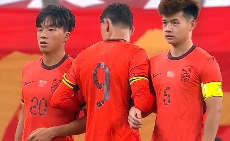 顶级球队遭遇强敌,需要全队协力应对困境 顶级球队遭遇强敌,需要全队协力应对困境