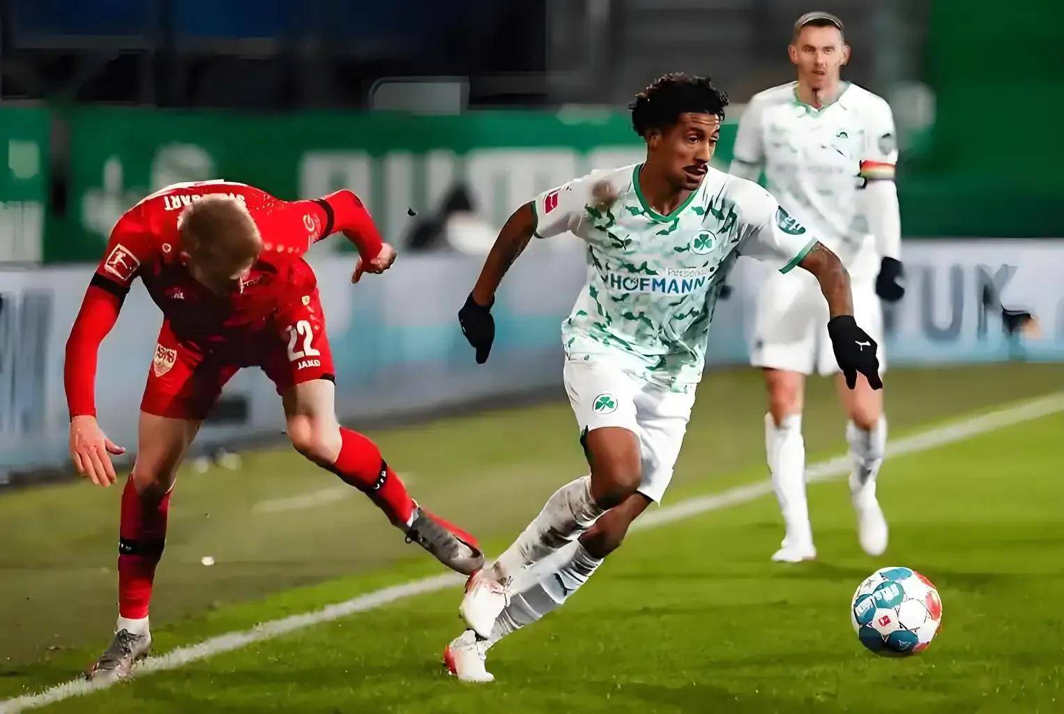 沙尔克04球员表现出色，期待下一场胜利的简单介绍