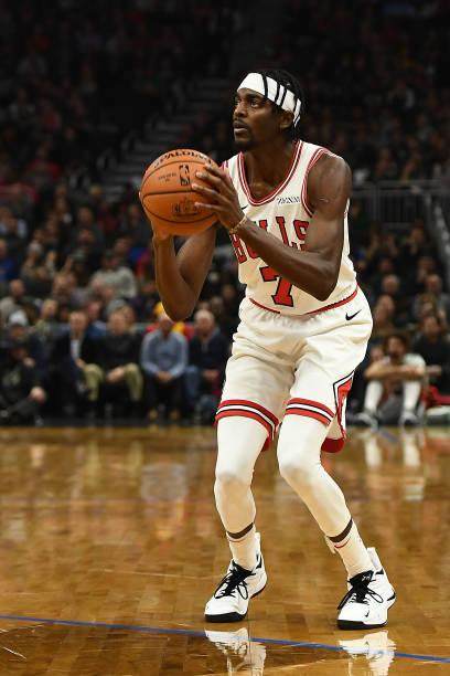 关于公牛轻取天津队,霍勒迪点燃赛场的信息 关于公牛轻取天津队,霍勒迪点燃赛场的信息